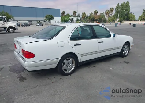 1997 Mercedes-Benz E 420 из США, поврежденный, VIN WDBJF72F4VA207066